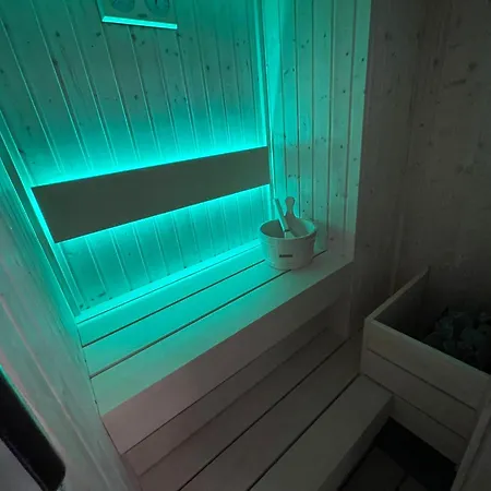 New Comfortable With Balcony And Sauna On Klimieckiego Street * Krakkó