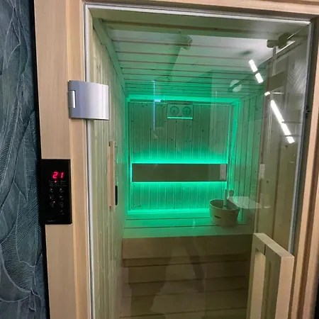 New Comfortable With Balcony And Sauna On Klimieckiego Street Apartman Krakkó