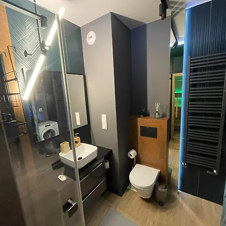 New Comfortable With Balcony And Sauna On Klimieckiego Street Krakkó