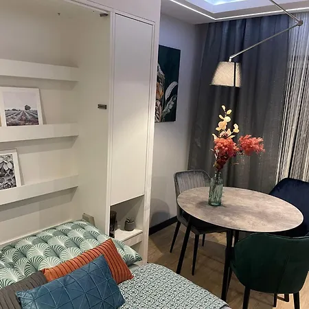 Apartman New Comfortable With Balcony And Sauna On Klimieckiego Street Krakkó